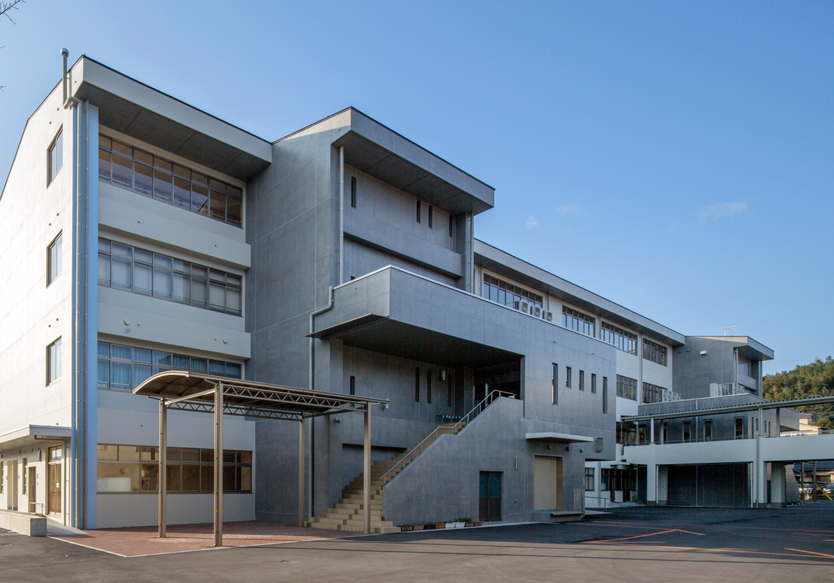 由布市立挾間中学校 外観